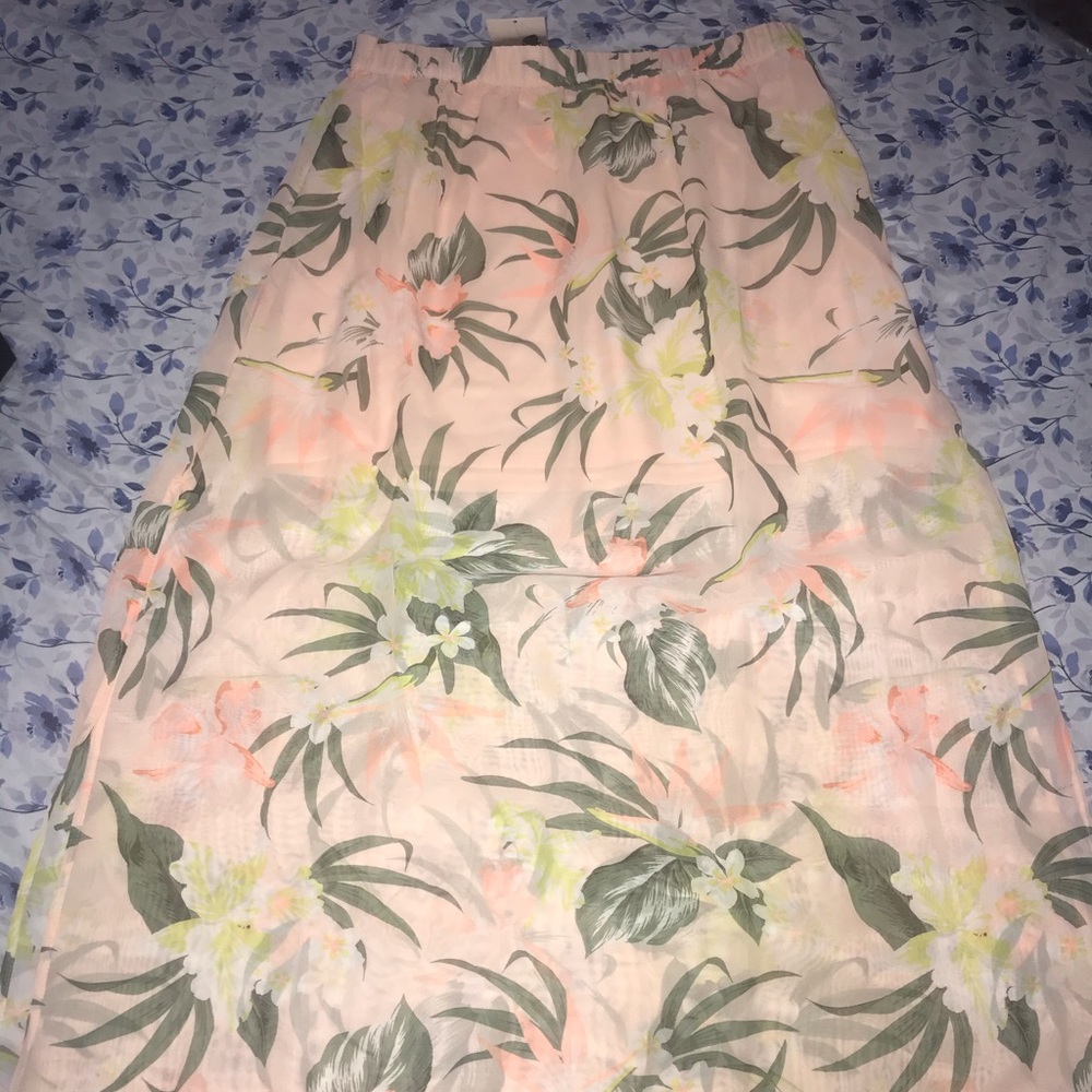 Pink floral maxi skirt MEDIUM